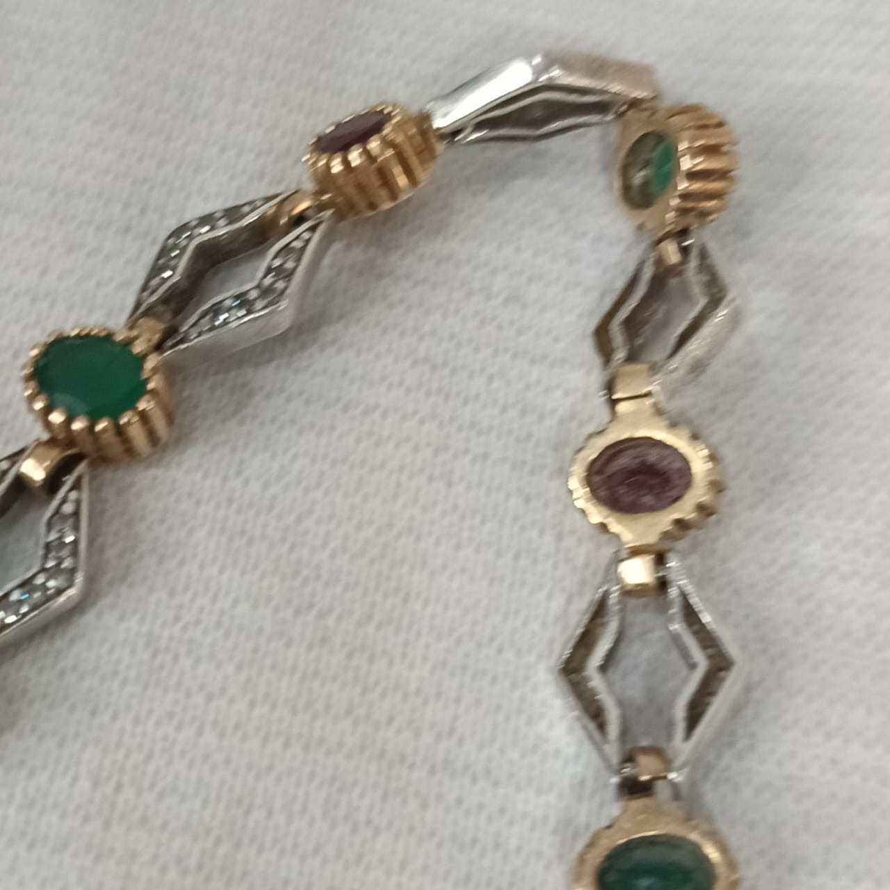 سوار نسائي فضة ونحاس مرصع بالأحجار