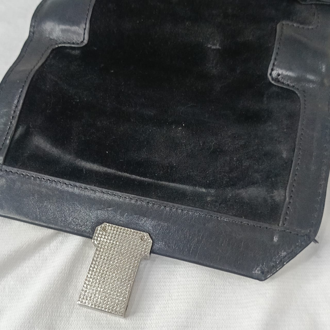 Mini cartable Gérard Menon en cuir vintage original