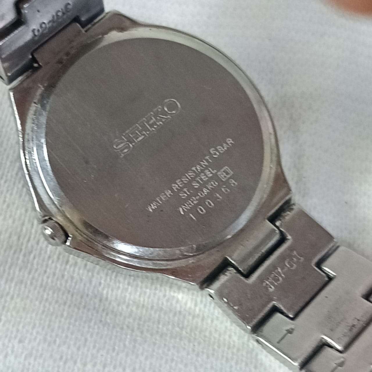 Montre Seiko extra plat Quartz acier inoxydable
