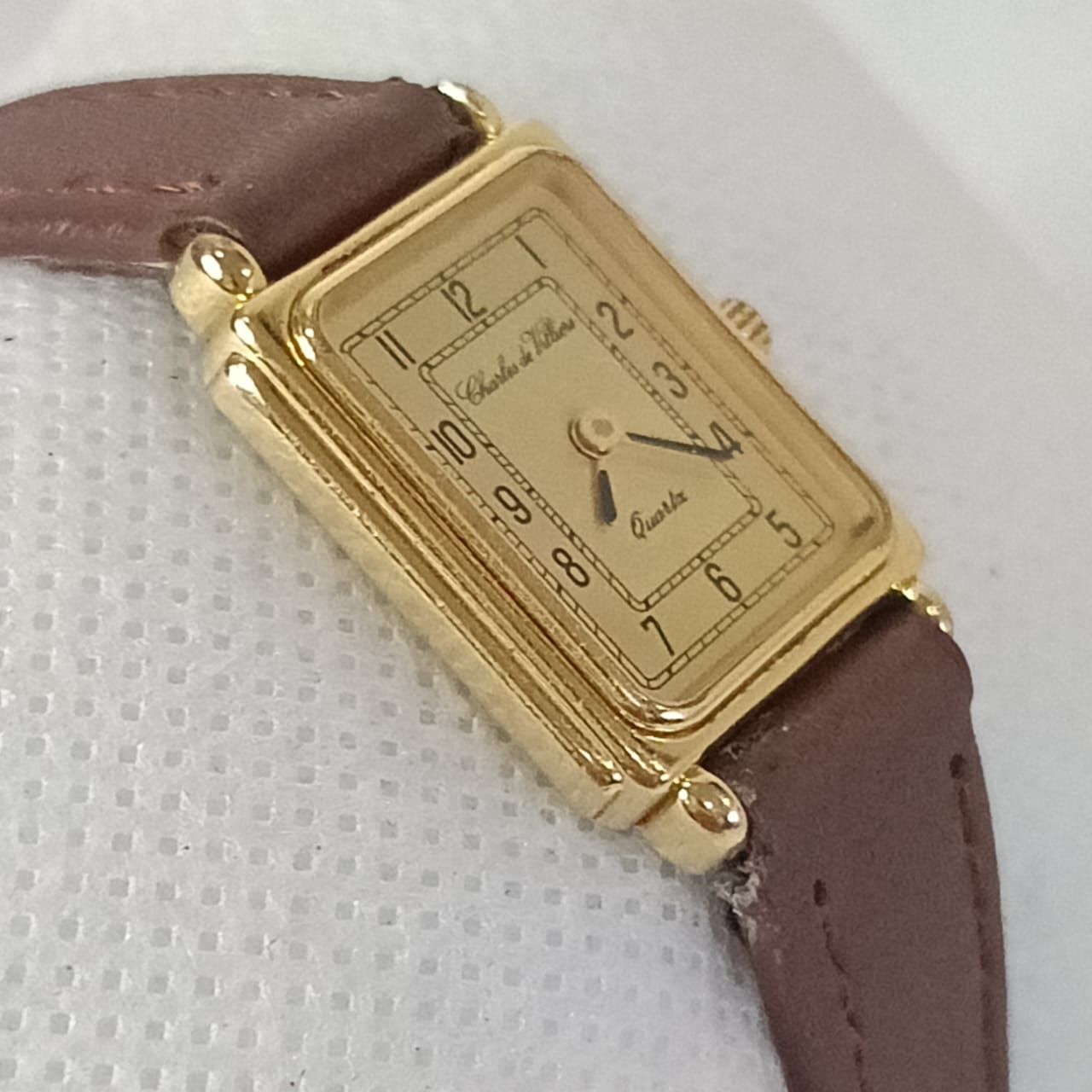Montre Charles de Villiers femme en plaqué or vintage
