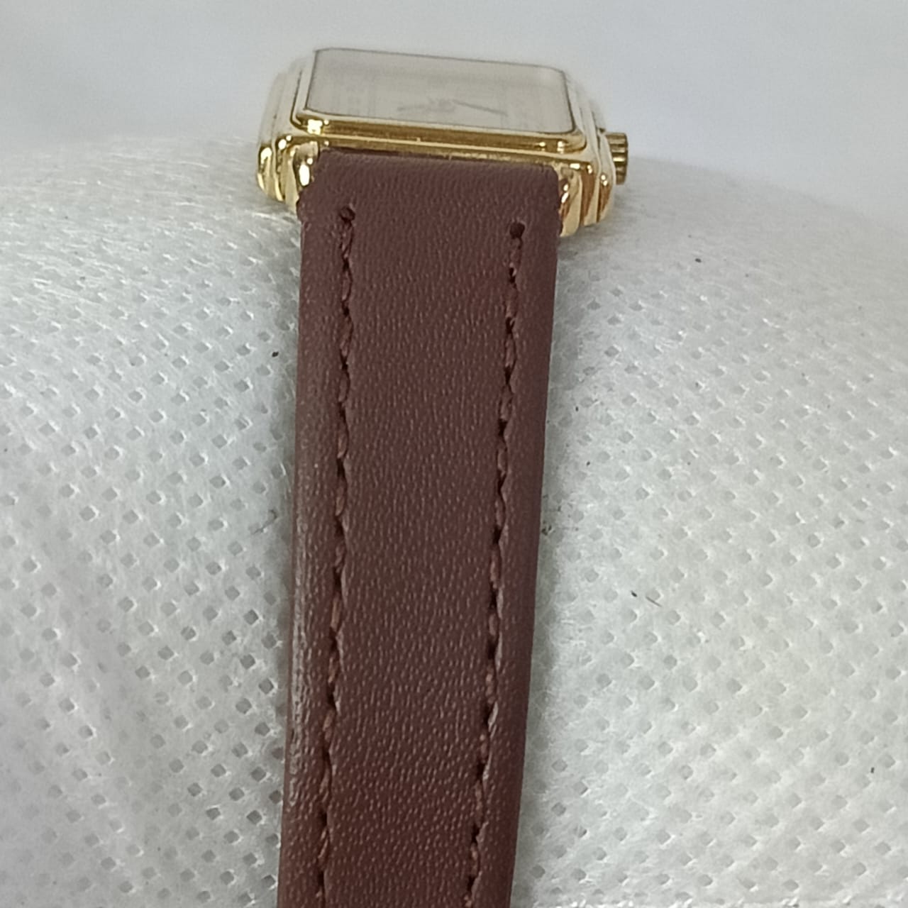 Montre Charles de Villiers femme en plaqué or vintage