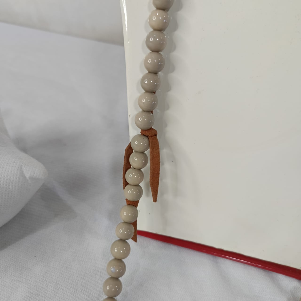 عقد طول وجميل تحفة