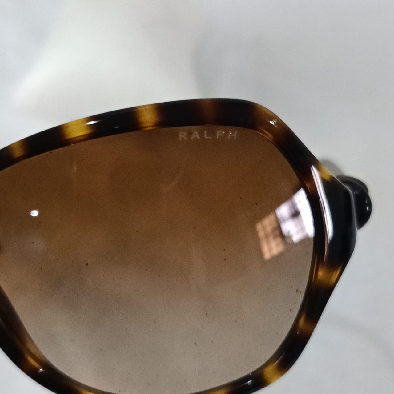 Lunette Ralph Fiennes femme original