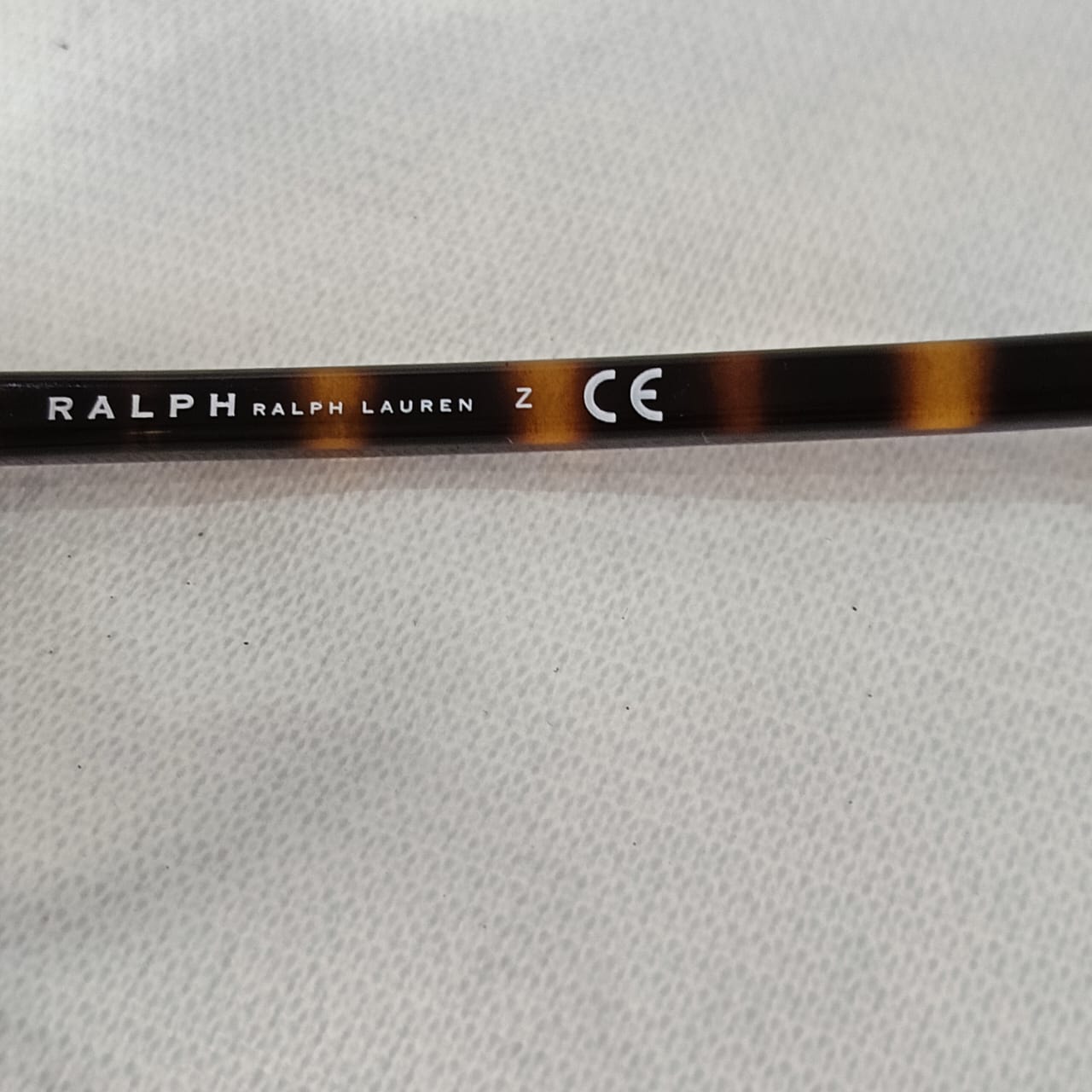Lunette Ralph Fiennes femme original