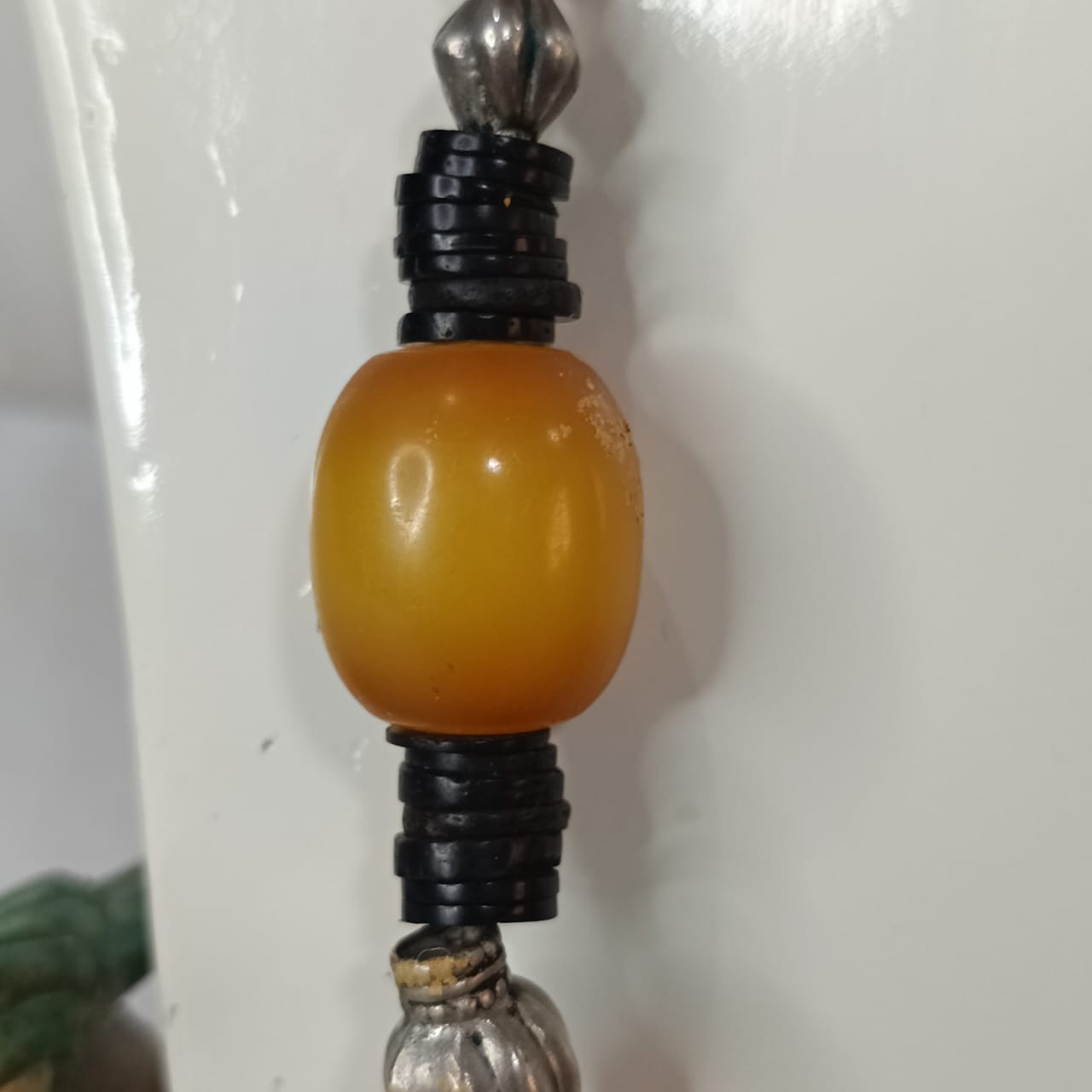عقد نادر فضة ومرجان ولبان - طول مغلق 22cm