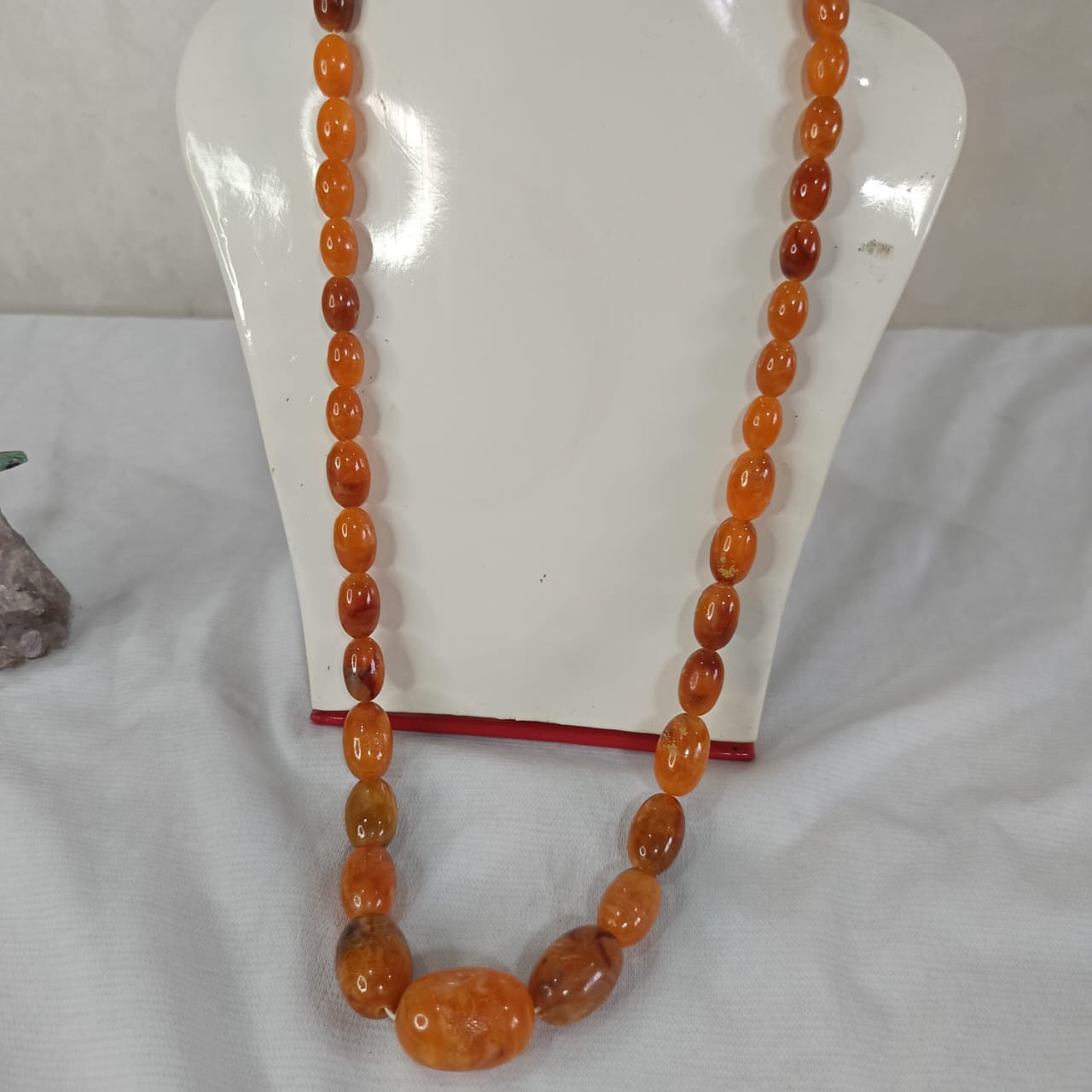 عقد تحفة بالكهرمان فواح - طول مغلق 32cm