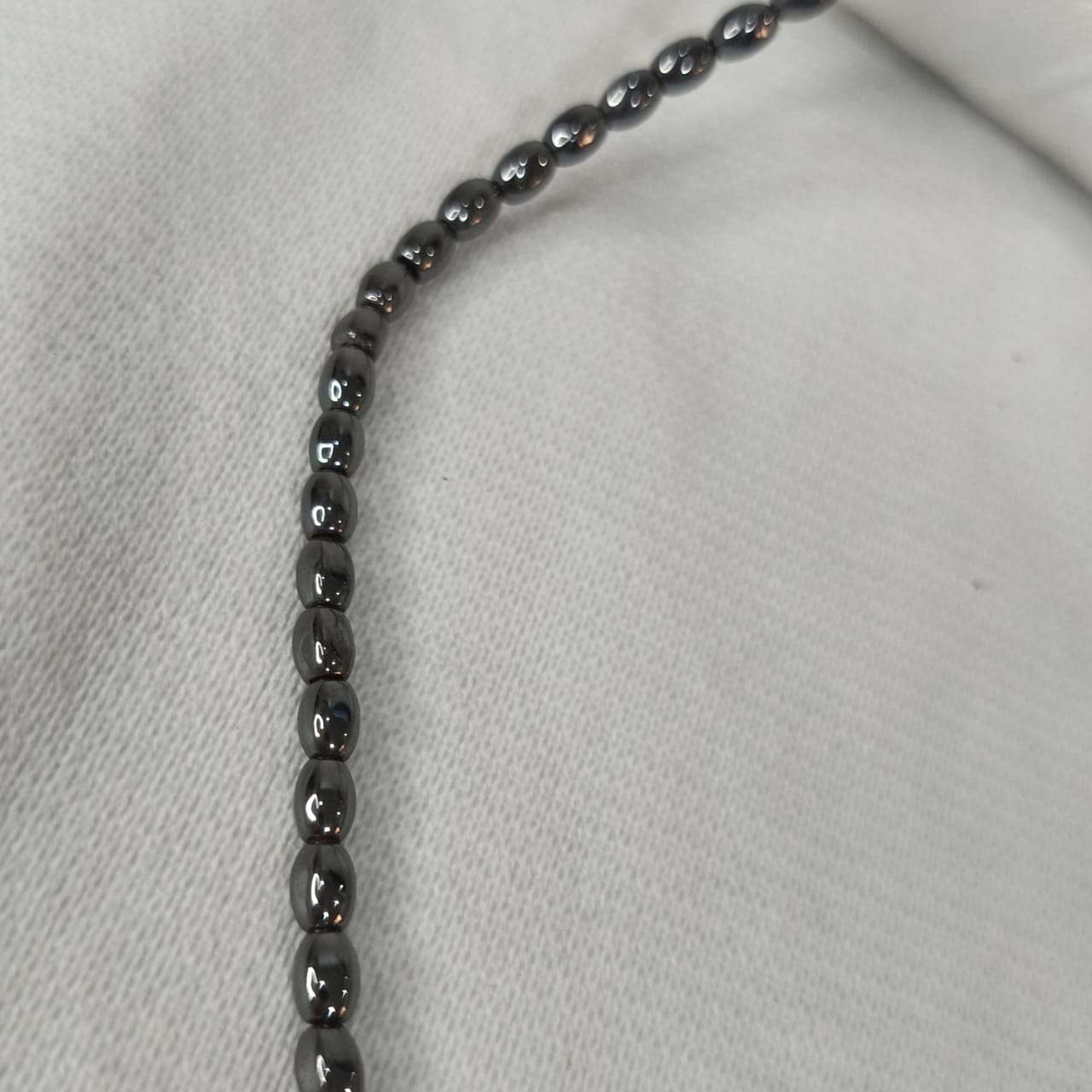 عقد جميل بحجر حديد صيني - طول مغلق 22cm