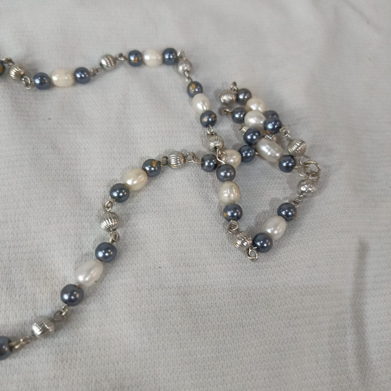 عقد تحفة فضة ولؤلؤ - طول مغلق 28cm