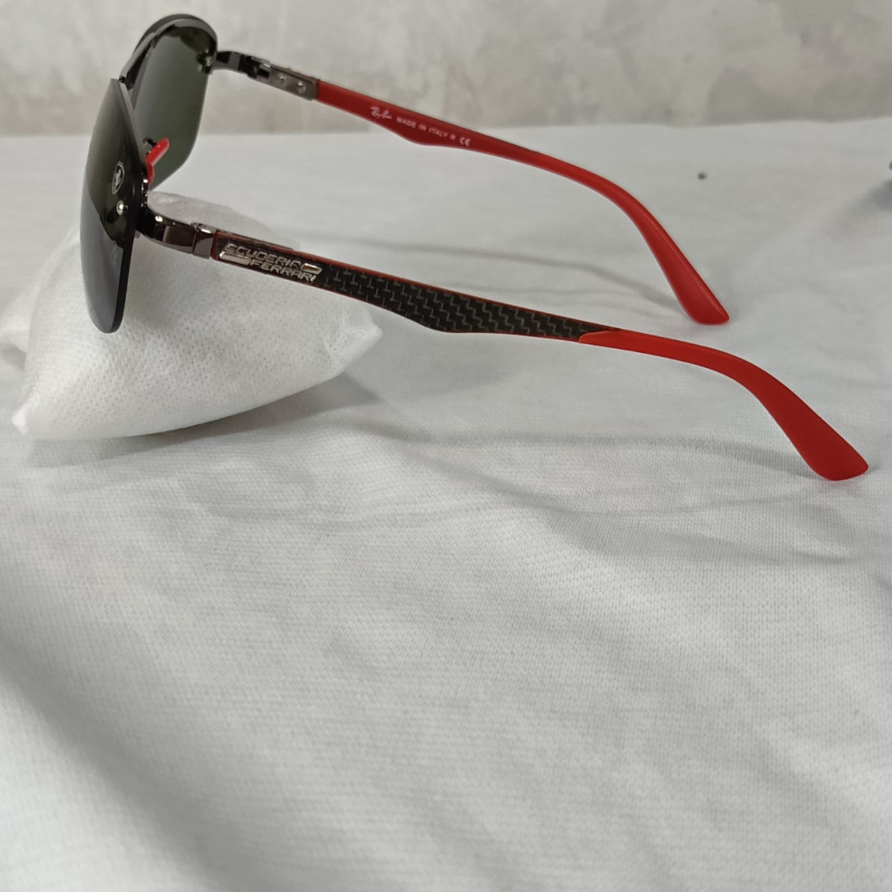 Lunette ray ben Ferrari carbone original italien