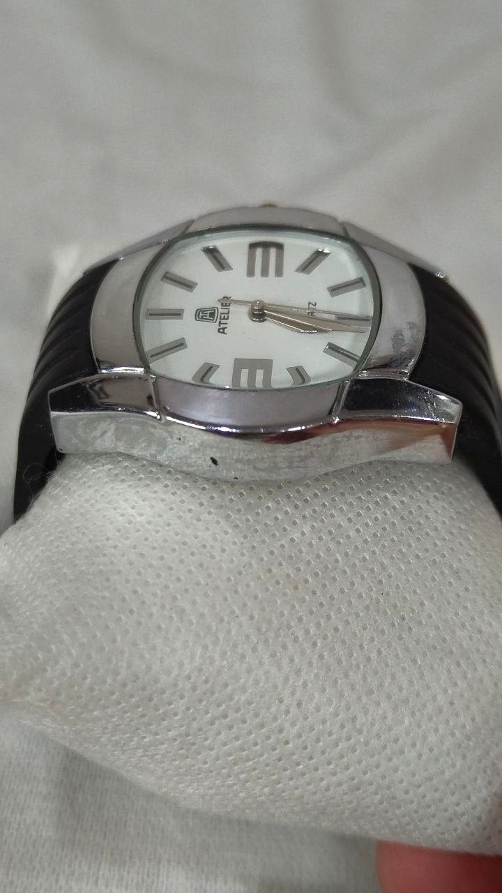 Montre atelier quartz original