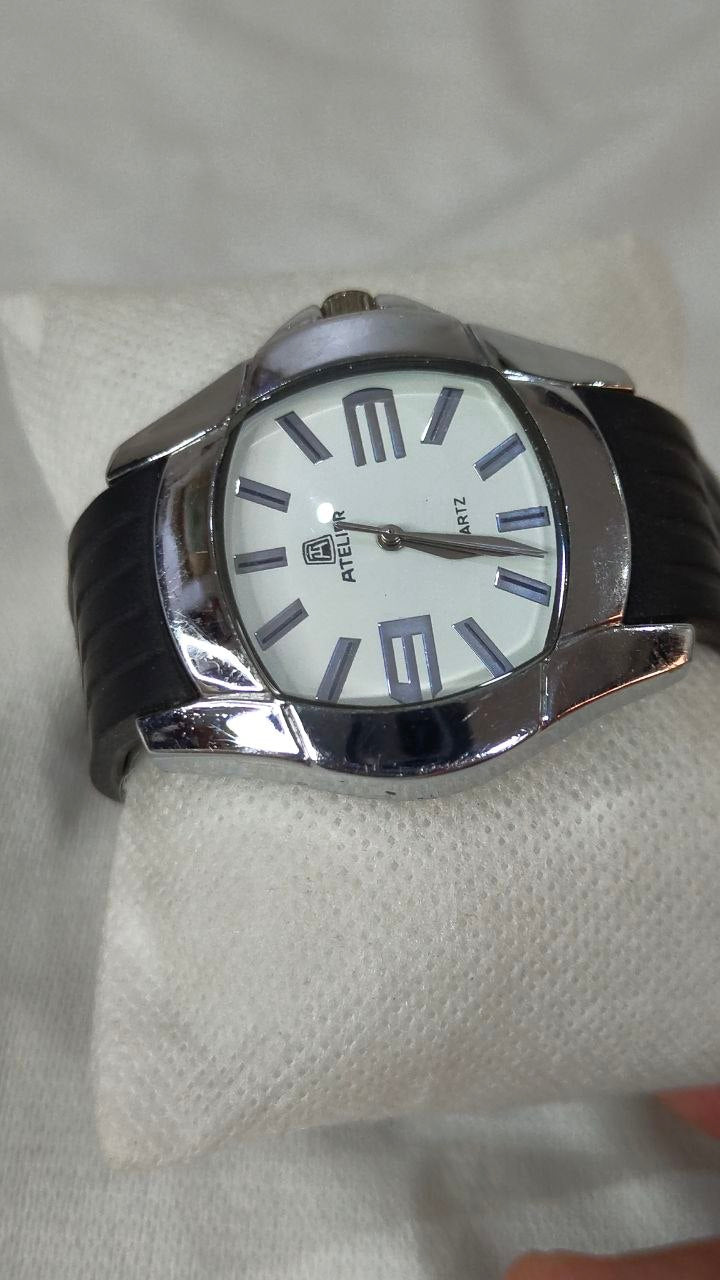 Montre atelier quartz original