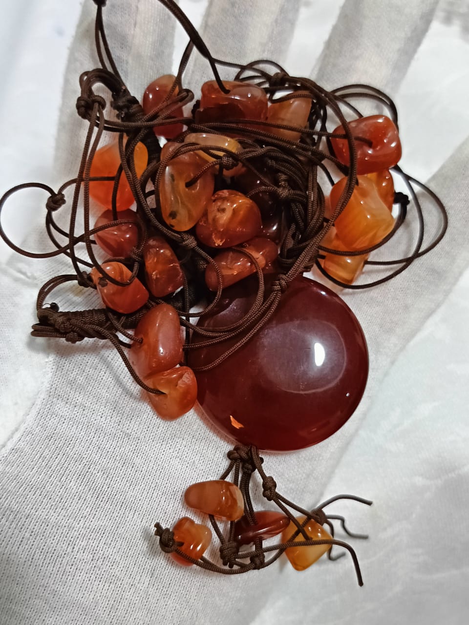 عقد بحجر عقيق كبدي طوله مغلق 30cm