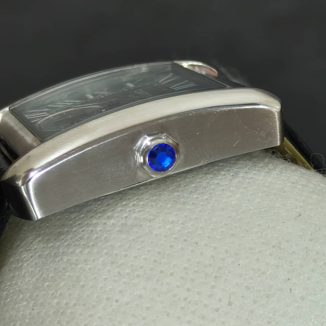 Montre cartier automatique super 
40mm
Prix 38000