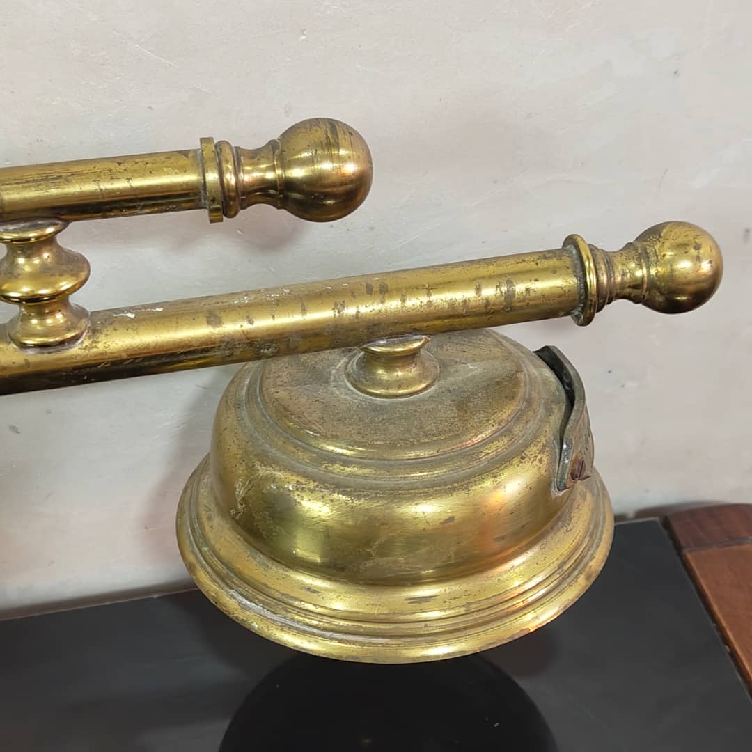 Ancien lustre louisaine Art déco signé rare original 
95cm/65cm
Prix 35000