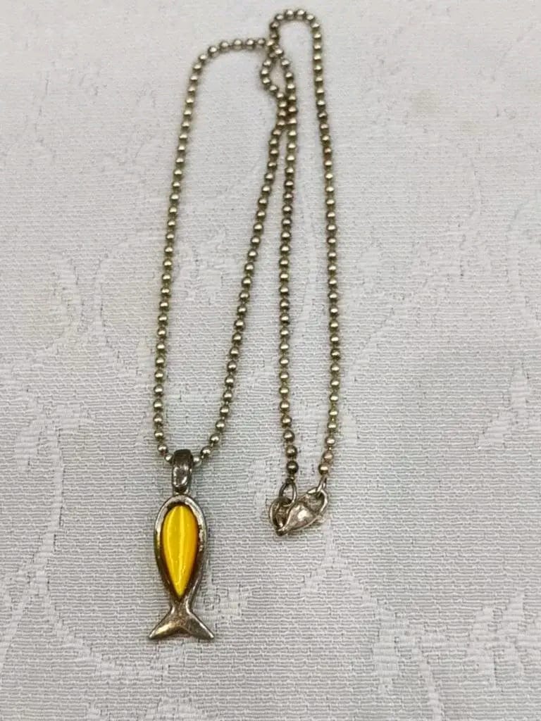 سلسلة فضة وحجر عين الهر طولها 22cm