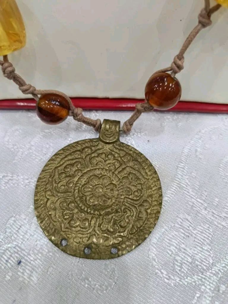 عقد كهرمان