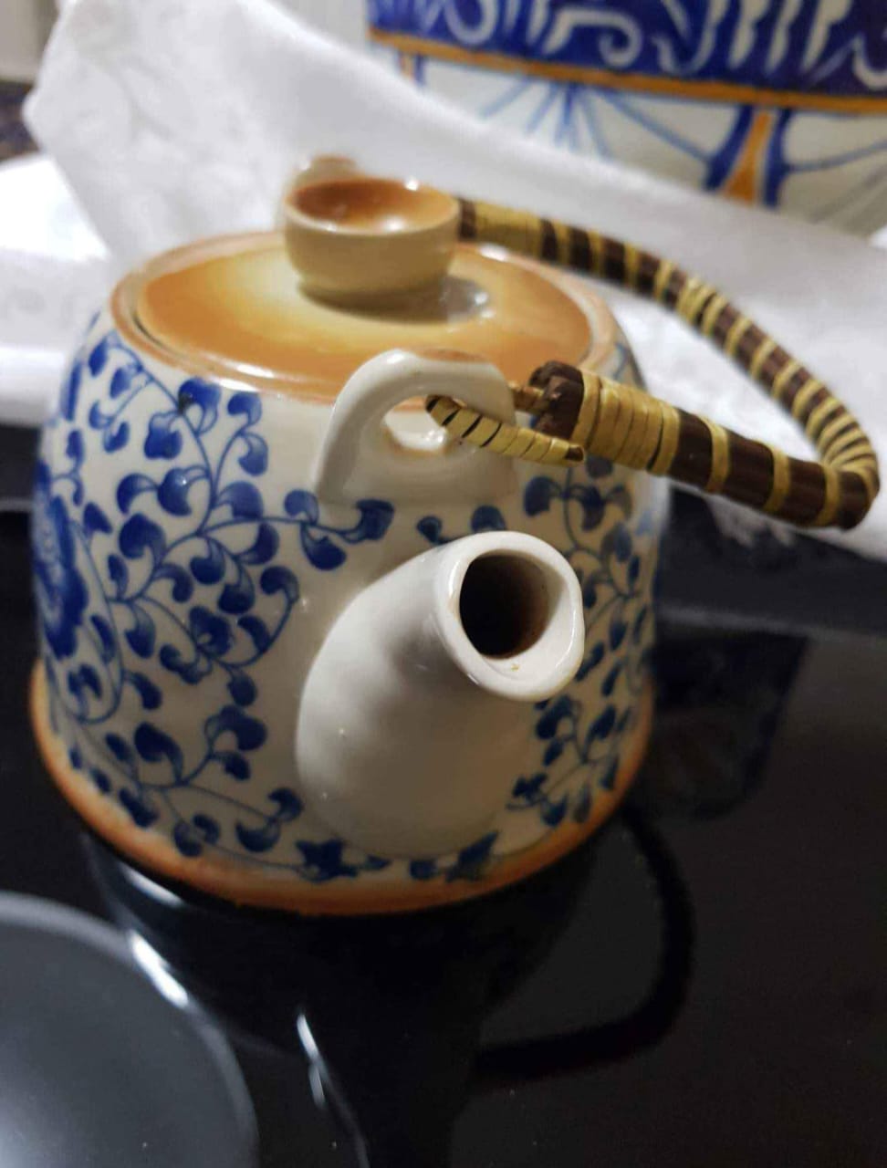 آنية صينية قديمة طولها 28cm/20cm