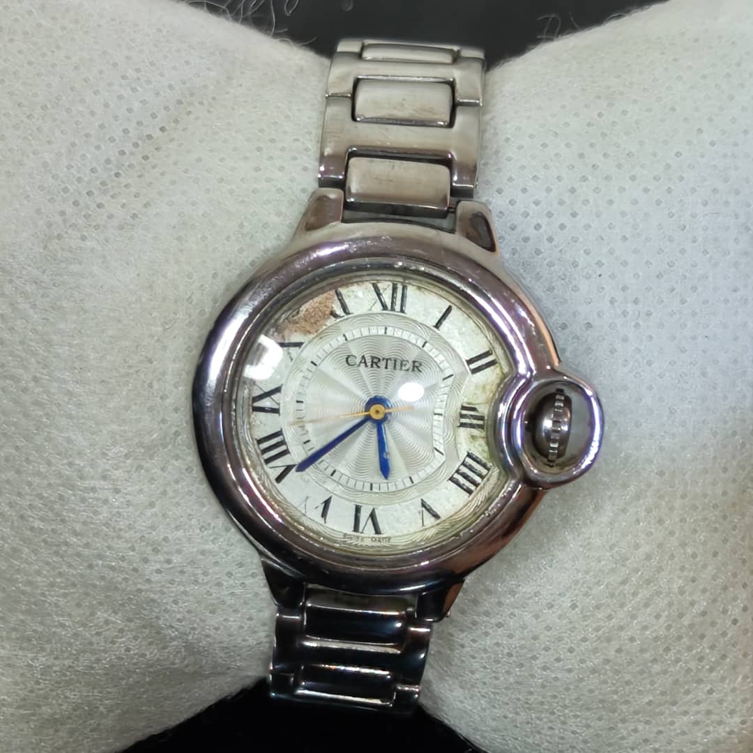 Montre cartier femme quartz/مليون ومتين
سعر 12000