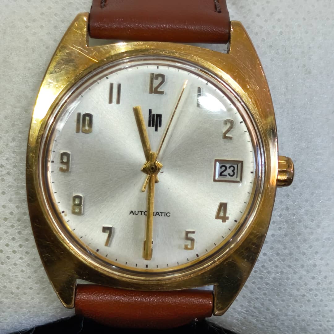 Montre lip automatique original/زوج ملايين ونصف 
38mm
Prix 25000