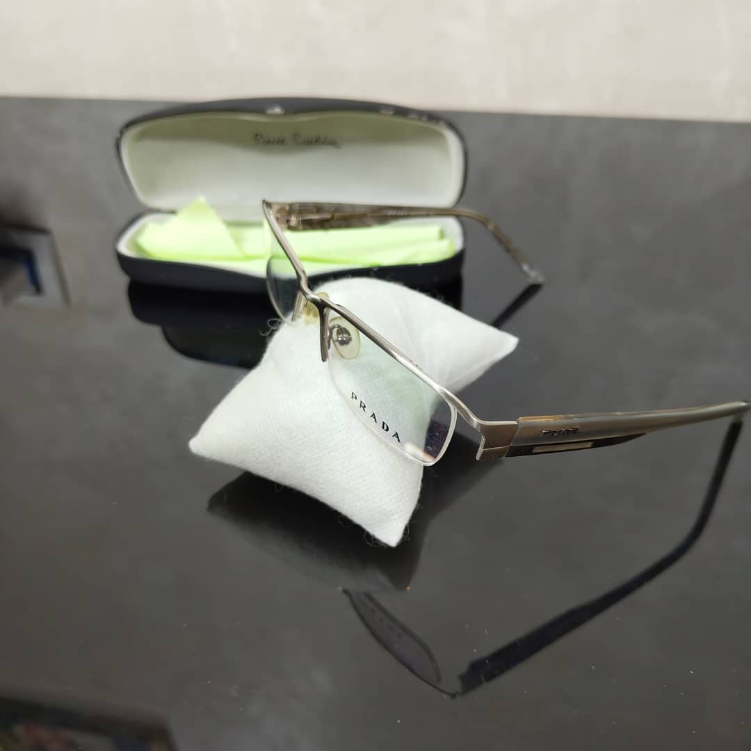 Lunette prada original 
51/17