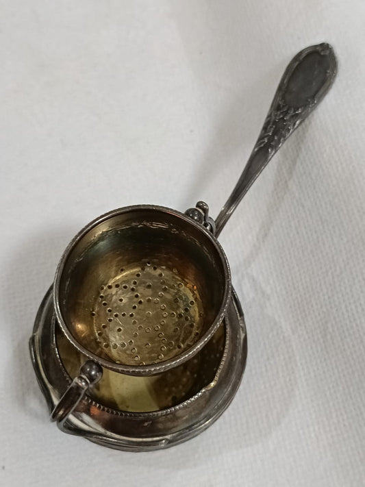 آنية شاي تحفة من فضة