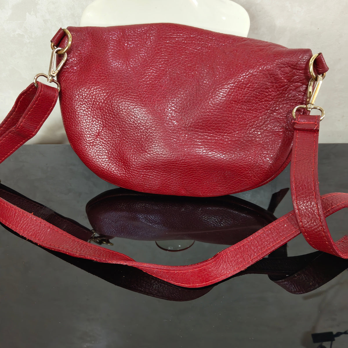 Sac genuine leather en cuir femme original 
30/20cm
Prix 12000