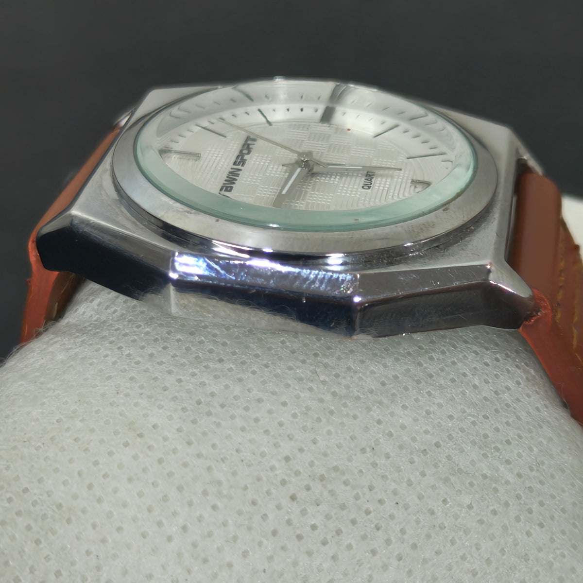 Montre bwn sport Quartz original ثمنمية ألف 
40mm
Prix 8000