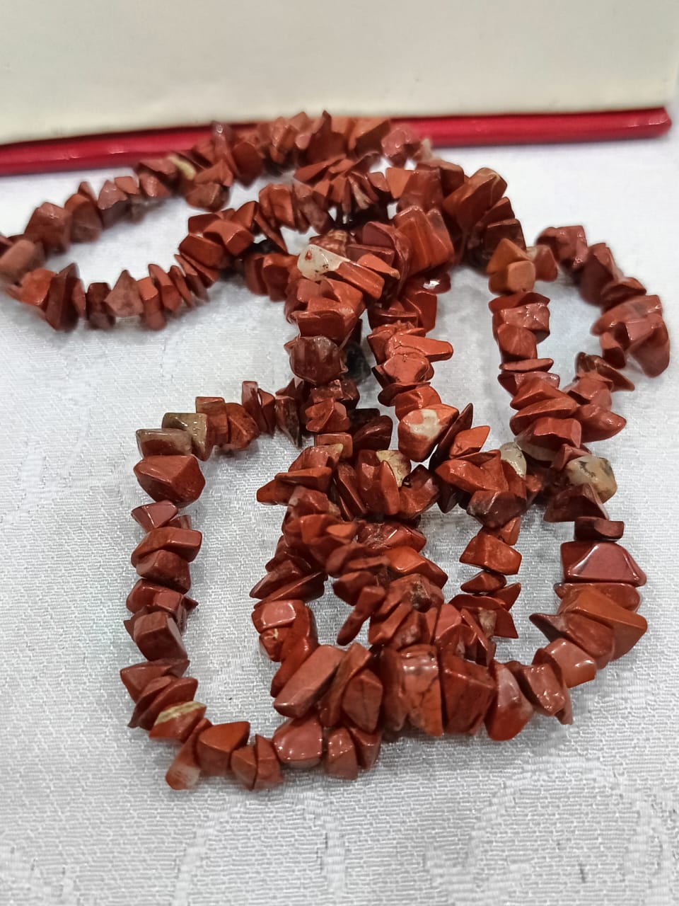 عقد تحفة بحجر عقيق
