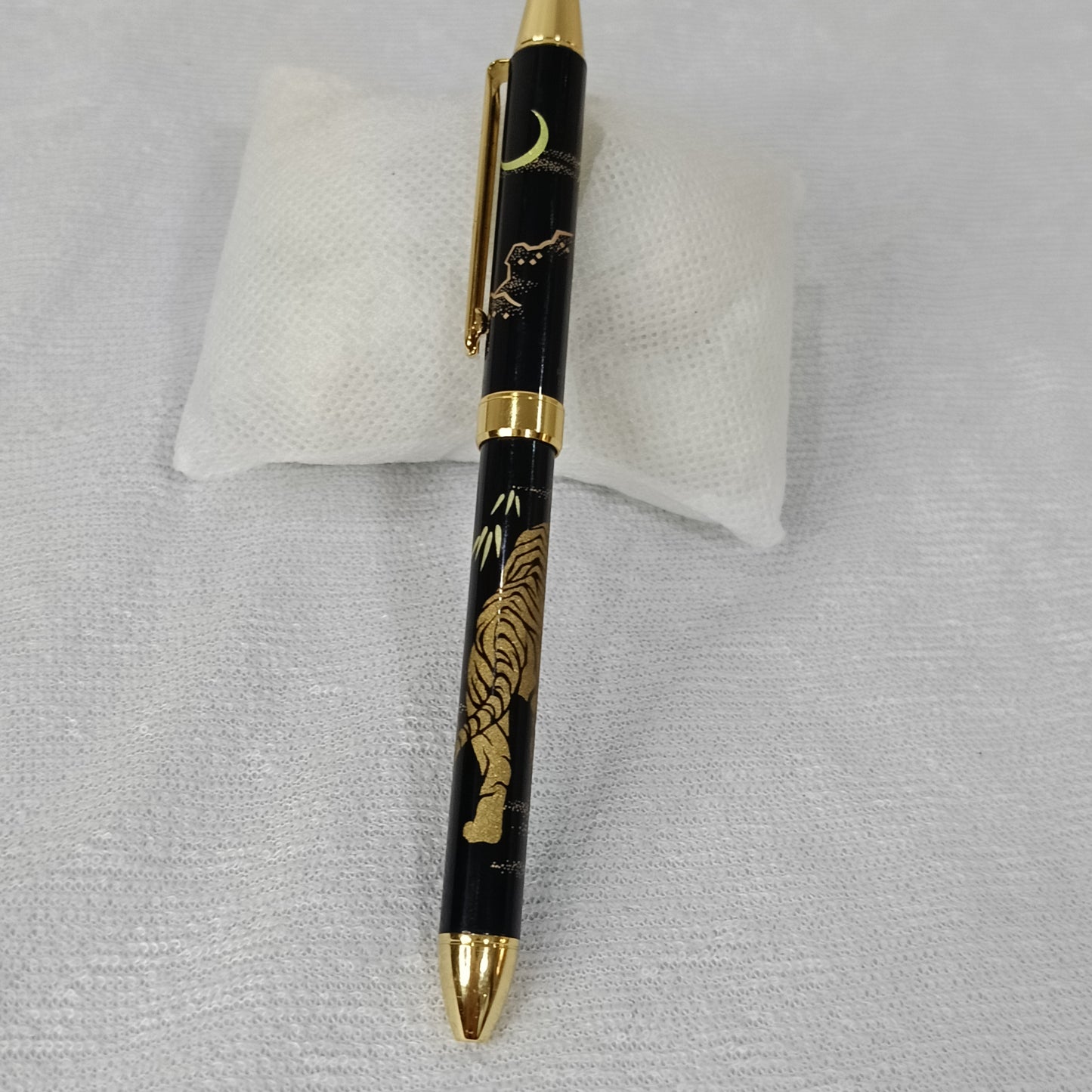 Stylo pilot japanرسومات ذهب