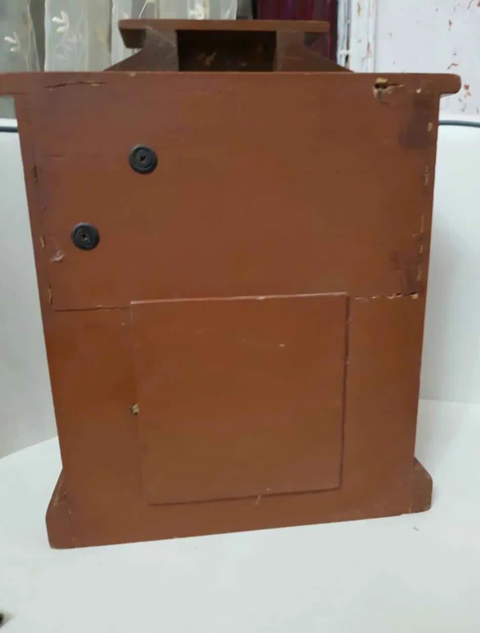 ساعة خشبية تعمل ينقصها مفتاح
22cm/16cm