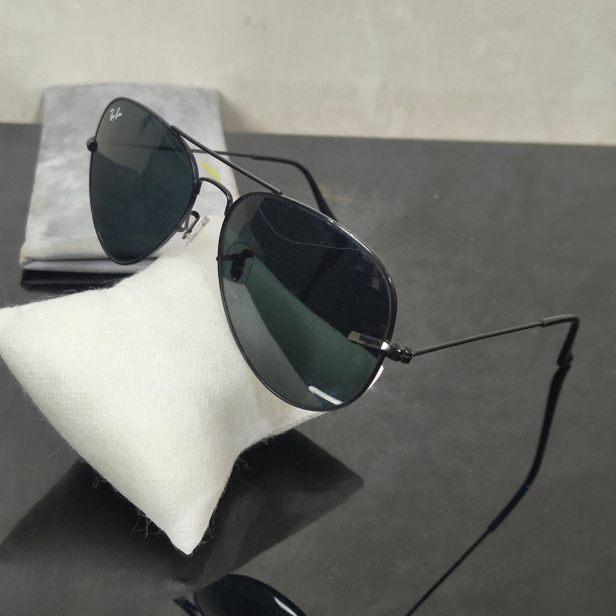 Lunette ray ben cobra aviator Italy original 
58/24
Prix 12000
