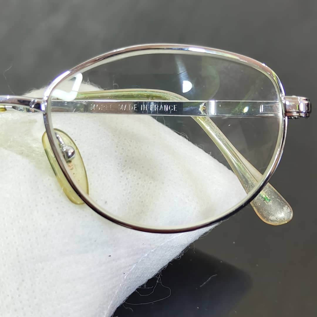 Cadre du lunette femme original 
50/17
Prix 5500