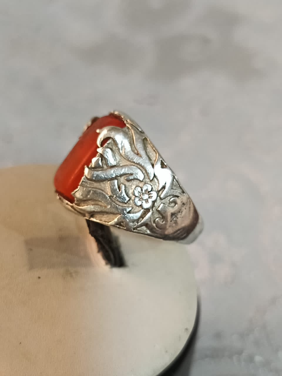 خاتم فضة بحجر كهرمان