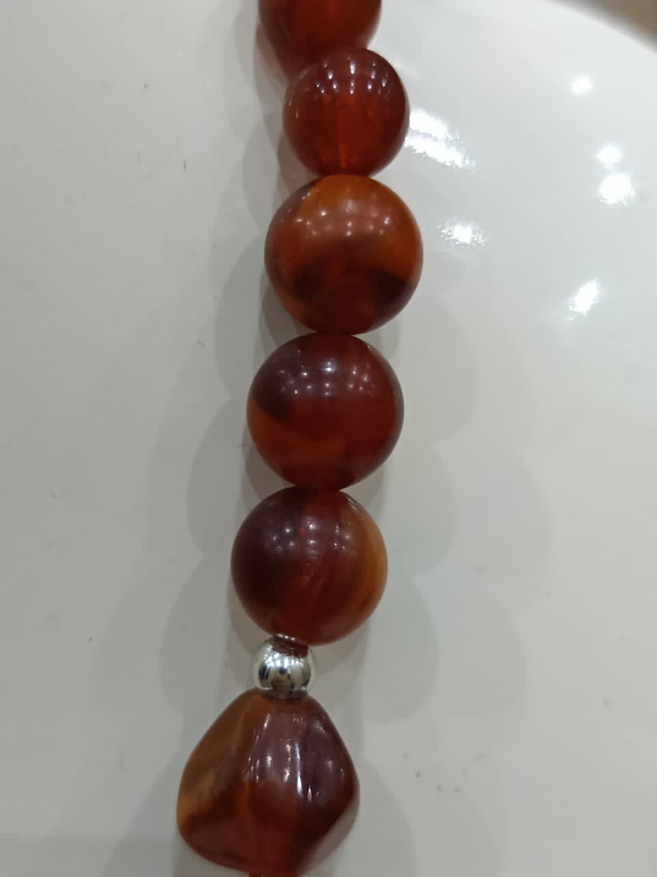 عقد جميل