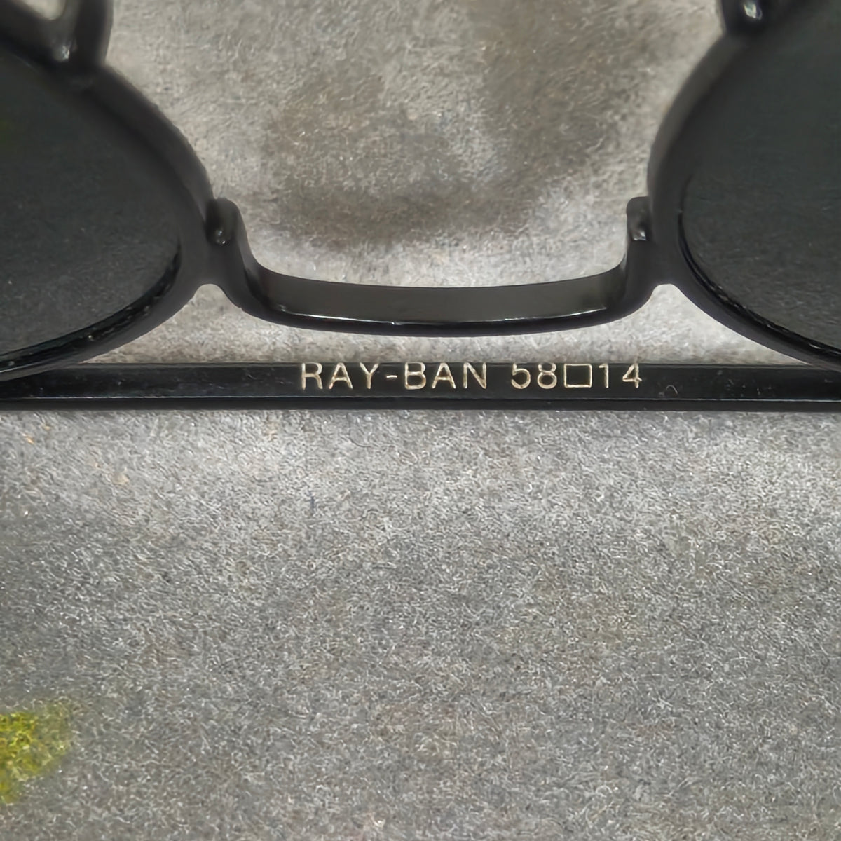 Lunette ray ben cobra aviator Italy original 
58/24
Prix 12000