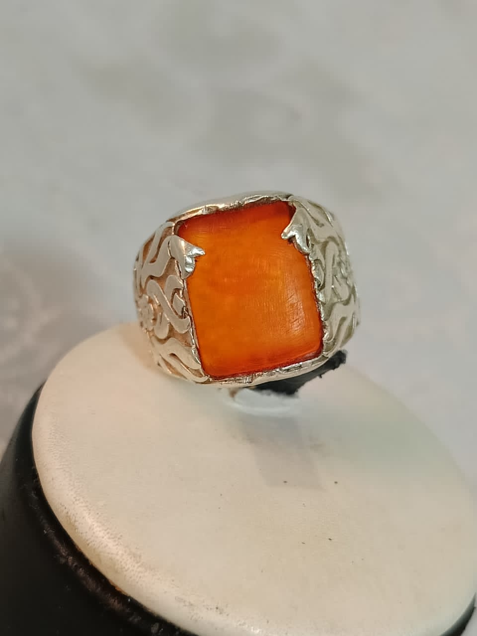 خاتم فضة بحجر كهرمان