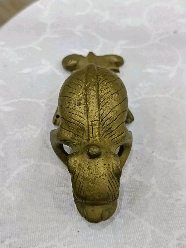 تحفة من برونز ديكور طولها 12cm