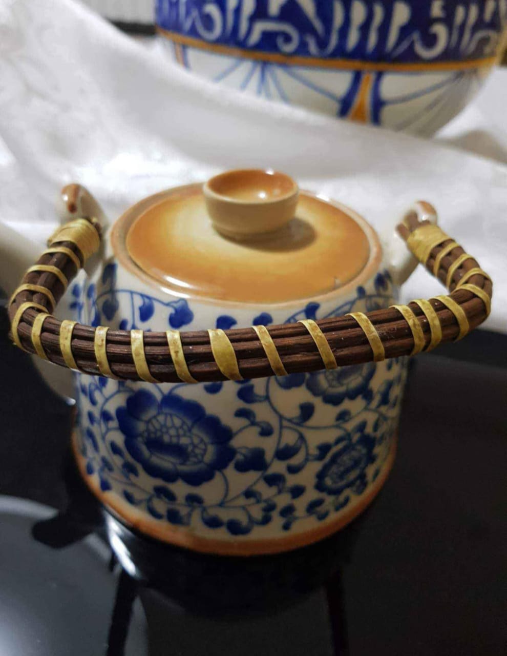 آنية صينية قديمة طولها 28cm/20cm