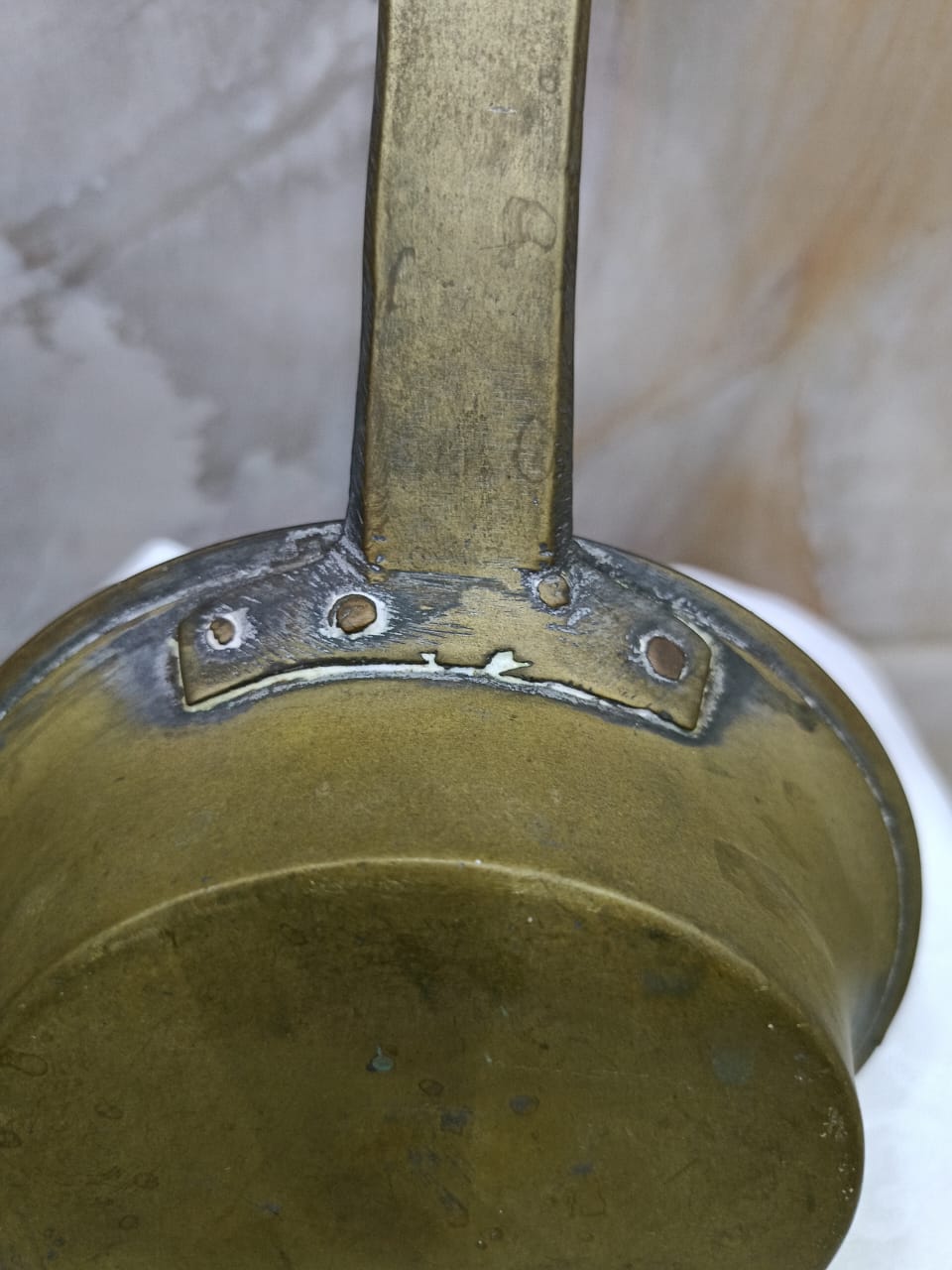 آنية عربية قديمة من نحاس للديكور 
42cm/16cm