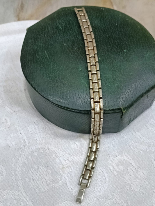 سوار معدني