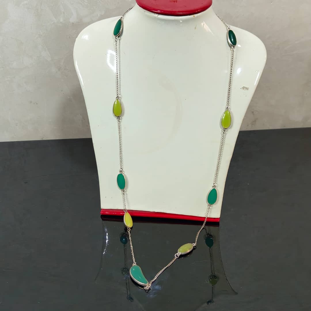 سلسلة فضة طويلة بالعقيق
طول مغلق 36cm
