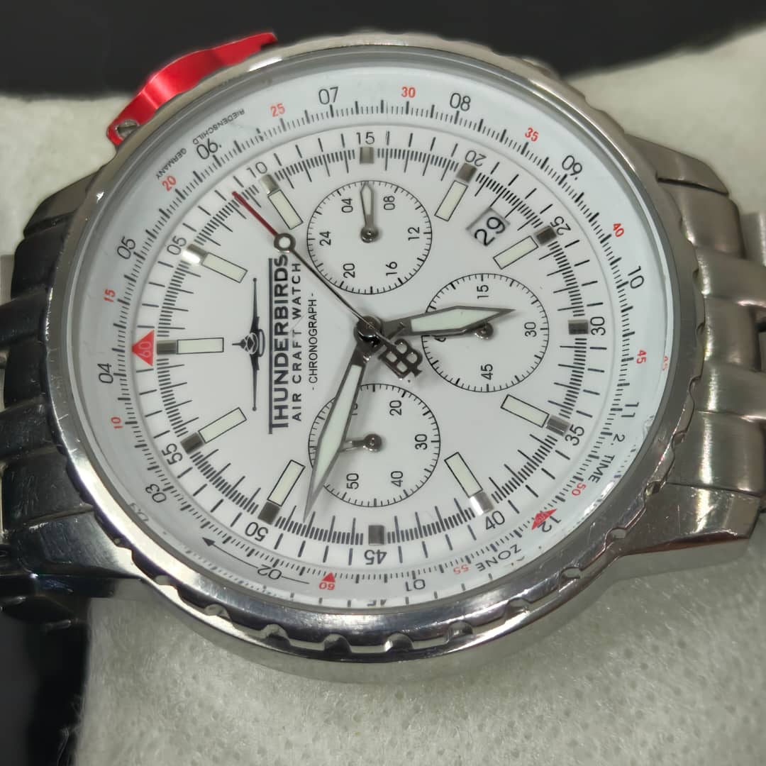 Montre Thunderbirds air craft watch chronograph quartz original/ثلاثة ملايين 
40mm
Prix 30000