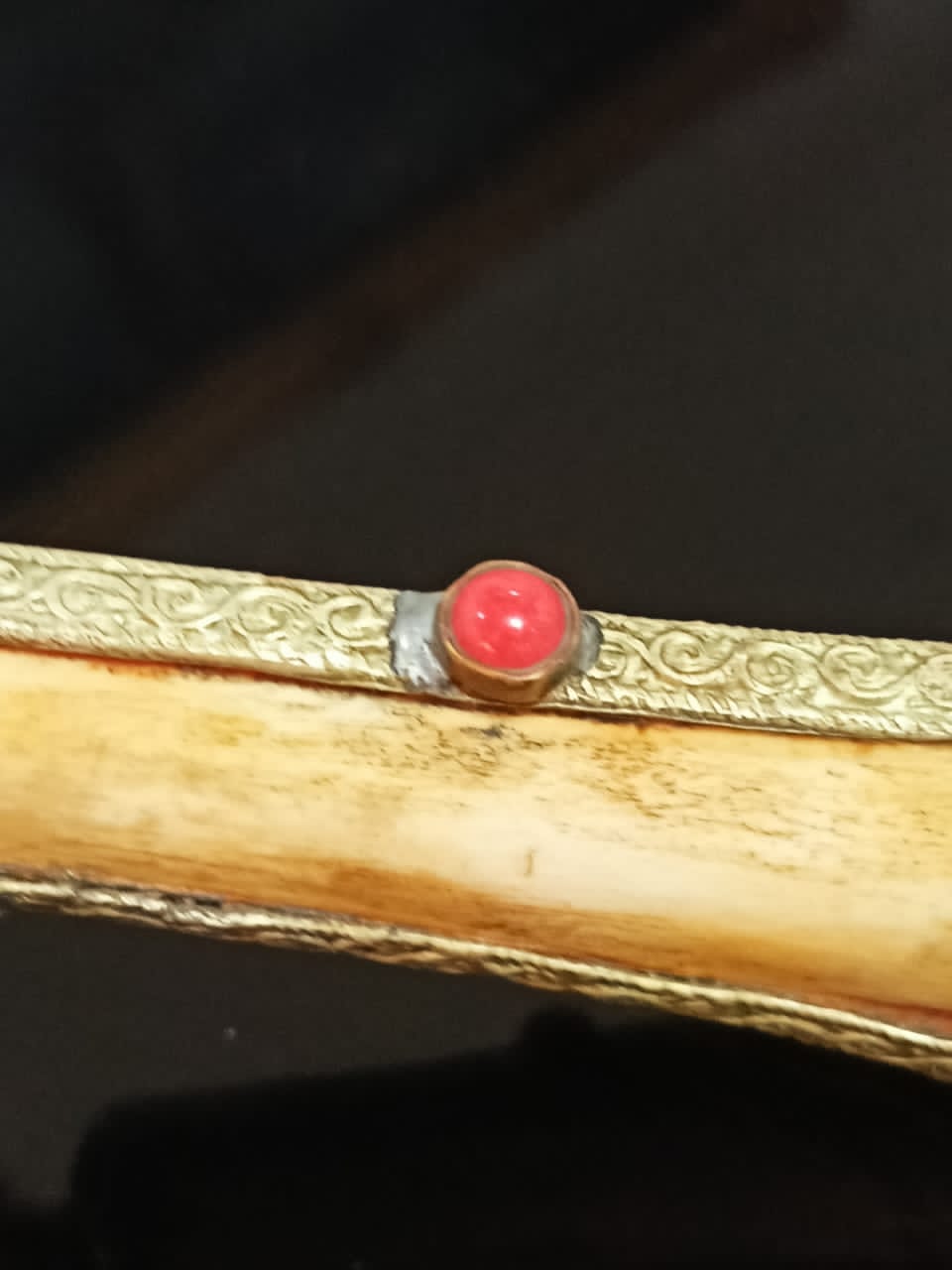 قارورة من عااج ومرجان طولها 20cm