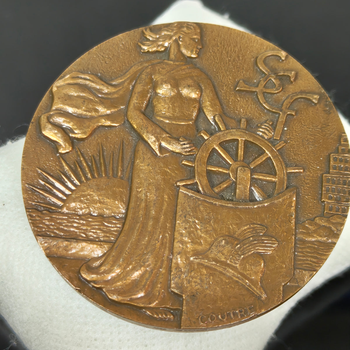 Ancien médaille en bronze 1987
قطر 6cm