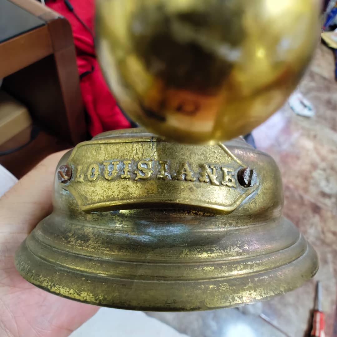 Ancien lustre louisaine Art déco signé rare original 
95cm/65cm
Prix 35000