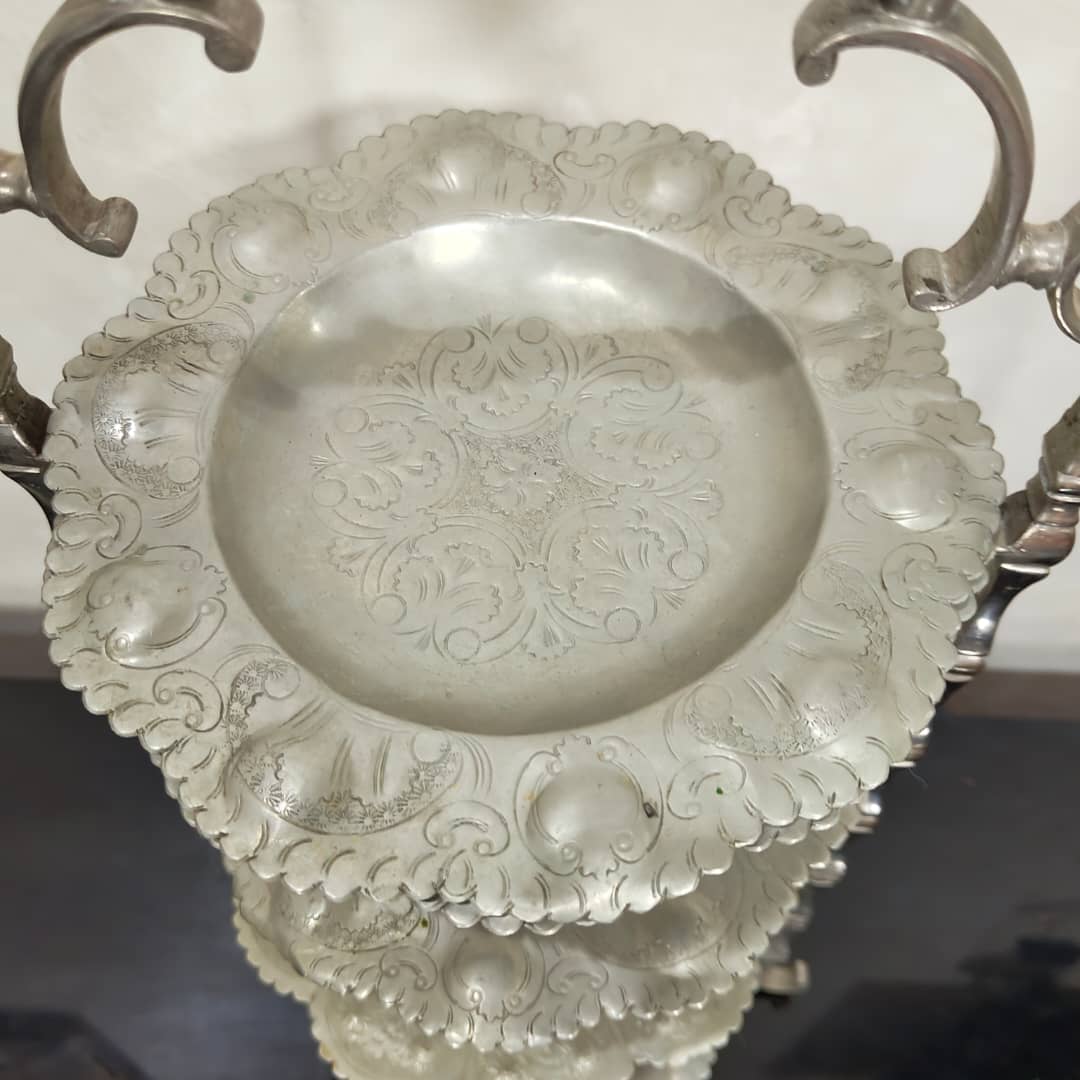 تحفة عتيقة خاصة بالحلويات
52/22cm
Prix 16000