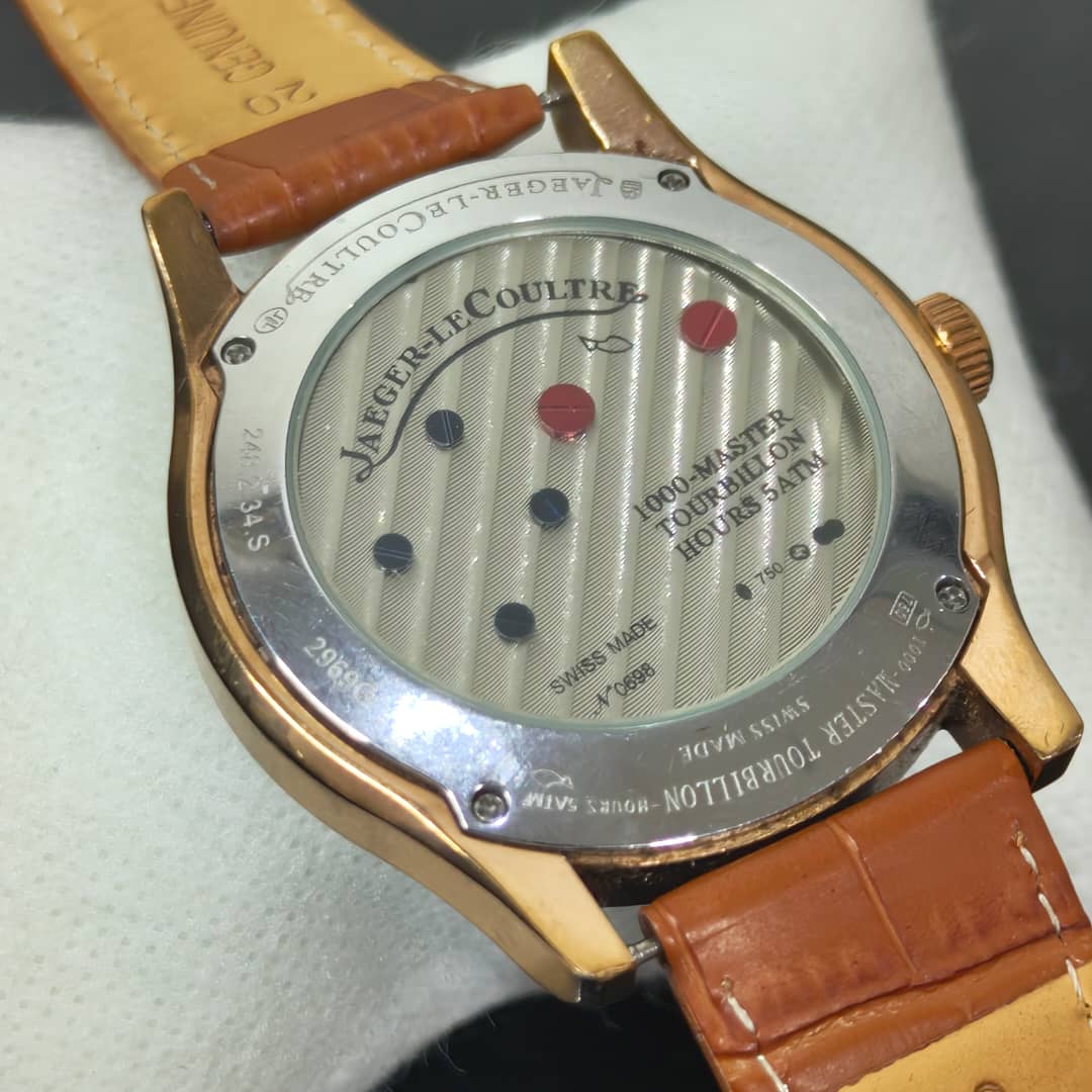 Montre Jaeger - lecoltre régulateur & tourbillon Quartz/ثلاثة ملايين ونصف 
40mm
Prix 35000