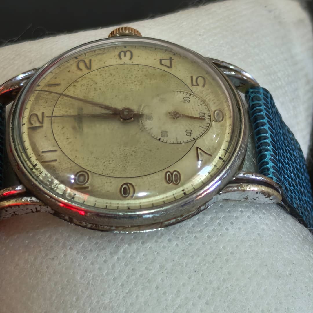 Montre certina mécanique vintage original 
40mm
Prix 25000