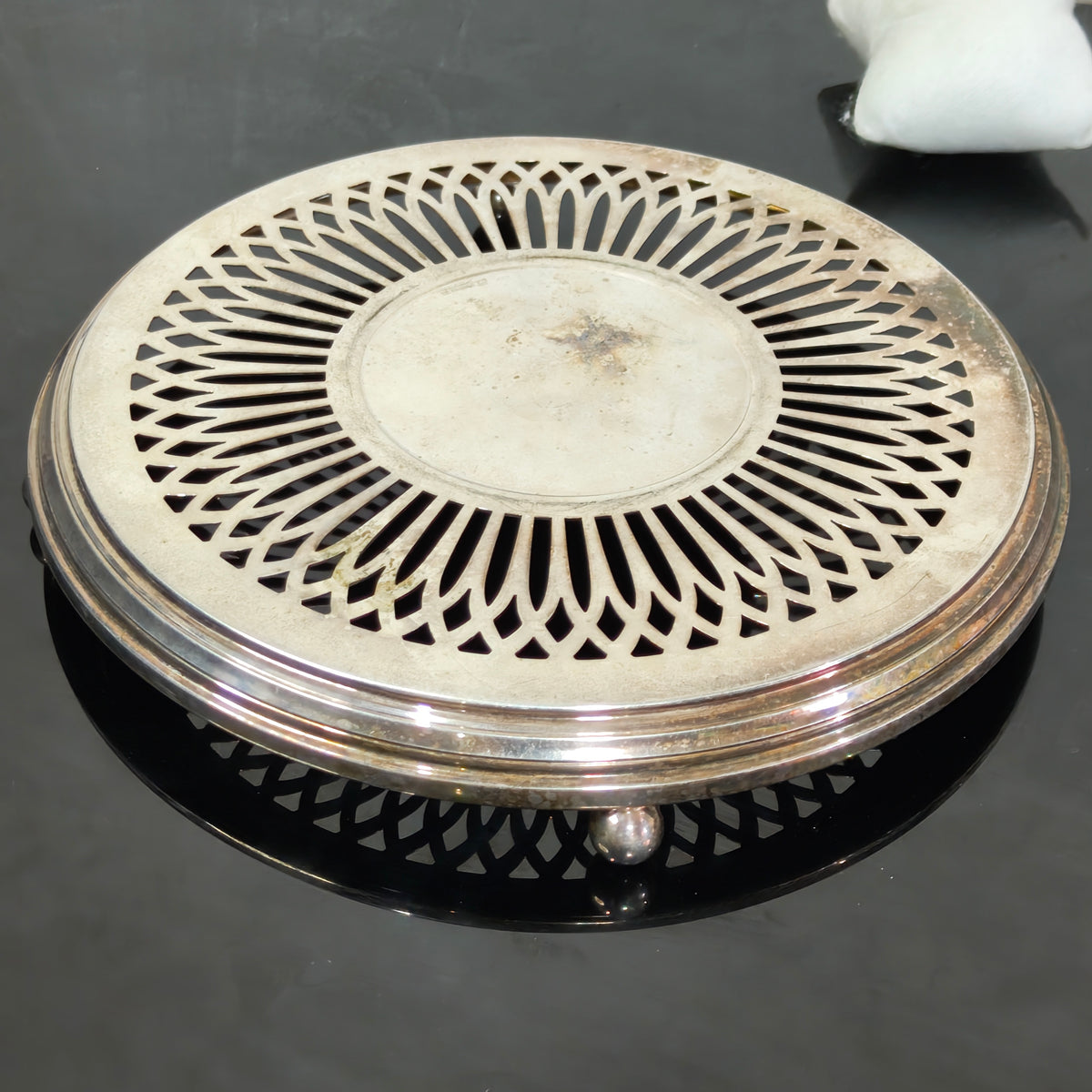 تحفة تغليف فضة 
قطر 25cm
Prix 14000