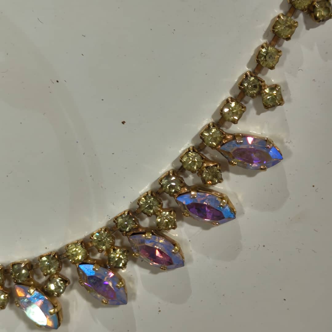 سلسلة بلاكي بالحجر
طول مغلق 17cm
Prix 4500